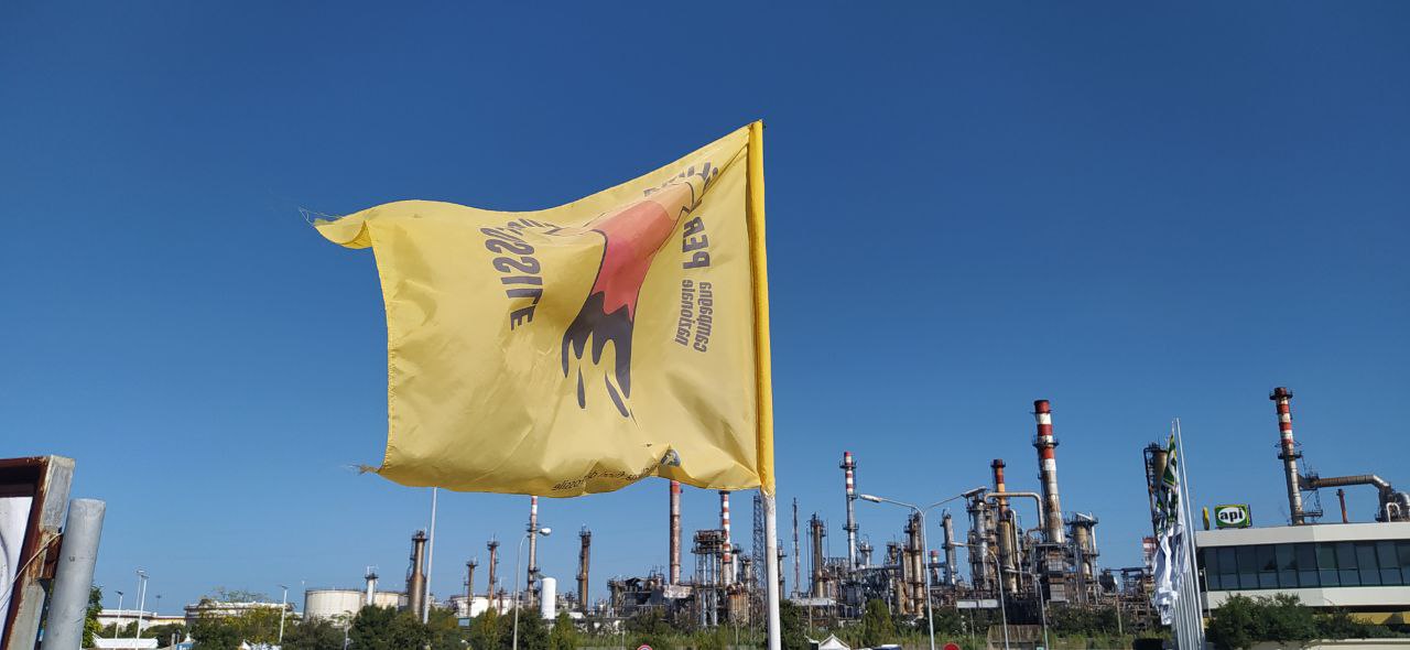 Api Falconara Falconara – Contestata la festa per i 90 anni del gruppo Api – Glomeda