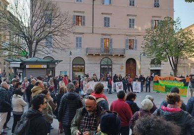 Spegniamo la raffineria Api: in 200 manifestano ad Ancona