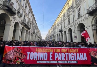 Asktasuna resiste. In 60mila alla manifestazione contro lo sgombero